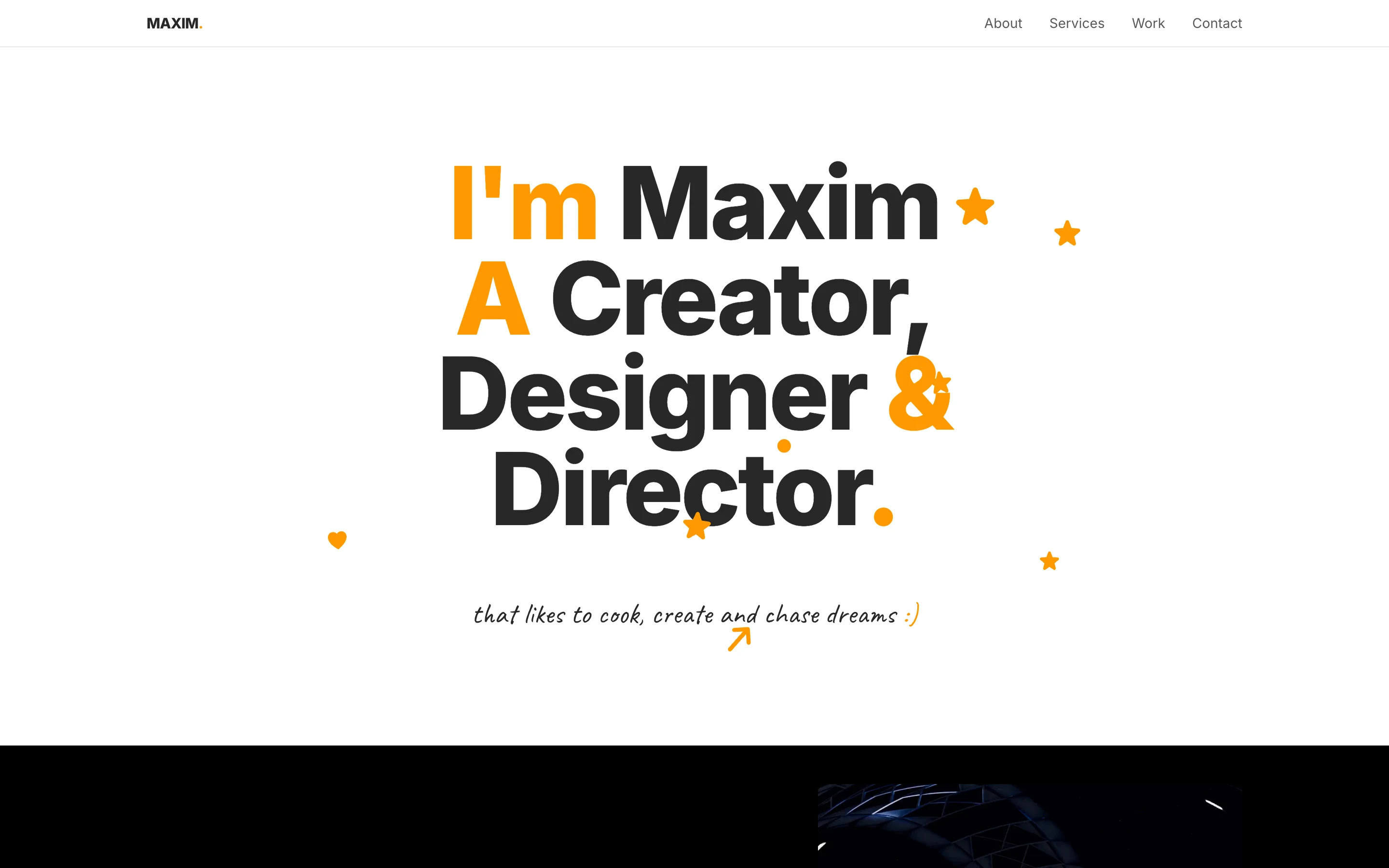 Portfolio-Startseite mit Typo-Komposition „I’m Maxim, a Creator, Designer & Director“
